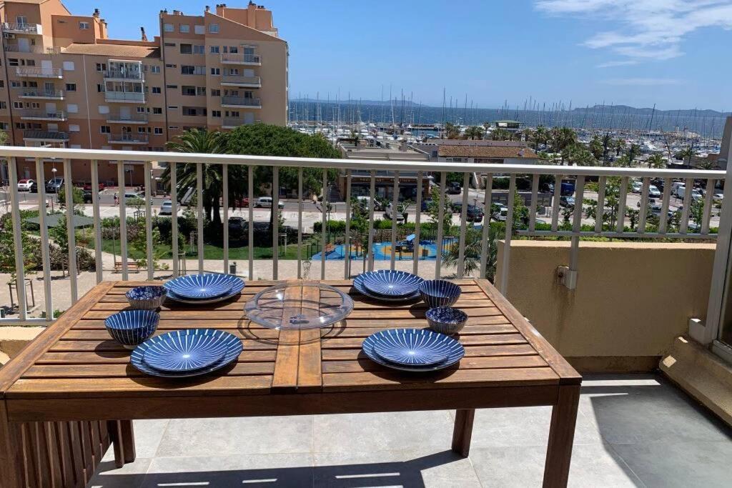 L'Effet Mer, Duplex Sur Le Port Avec Ses 2 Terrasses Vue Mer Hyères Екстериор снимка